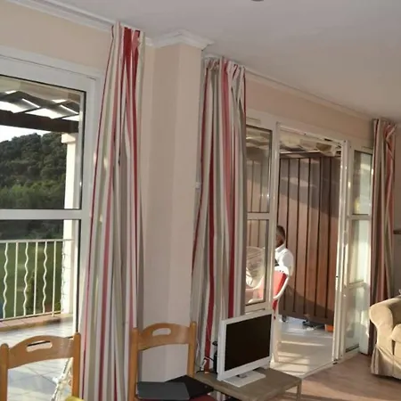 With 2 Bedrooms In Agay, With Wonderful Sea View, Pool Acces * Saint-Raphael (Var)