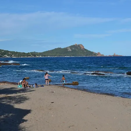 With 2 Bedrooms In Agay, With Wonderful Sea View, Pool Acces Apartment Saint-Raphael (Var)