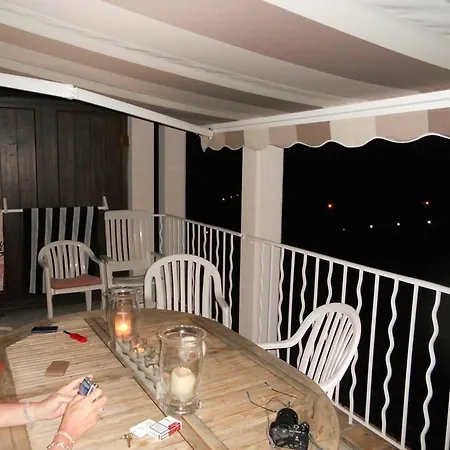 With 2 Bedrooms In Agay, With Wonderful Sea View, Pool Acces