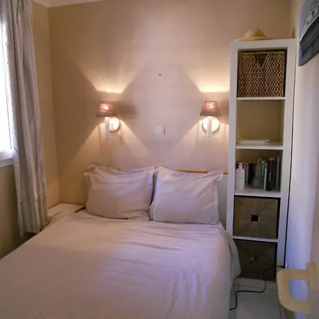With 2 Bedrooms In Agay, With Wonderful Sea View, Pool Acces Saint-Raphael (Var)